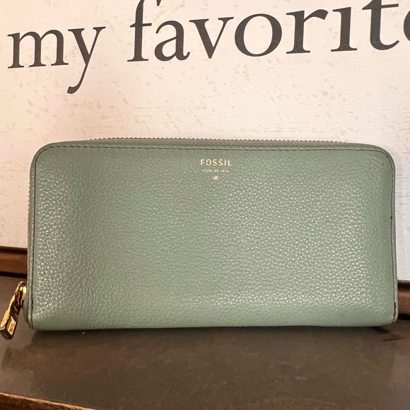 Leather Fossil Sydney Tote - Picture 8 of 8